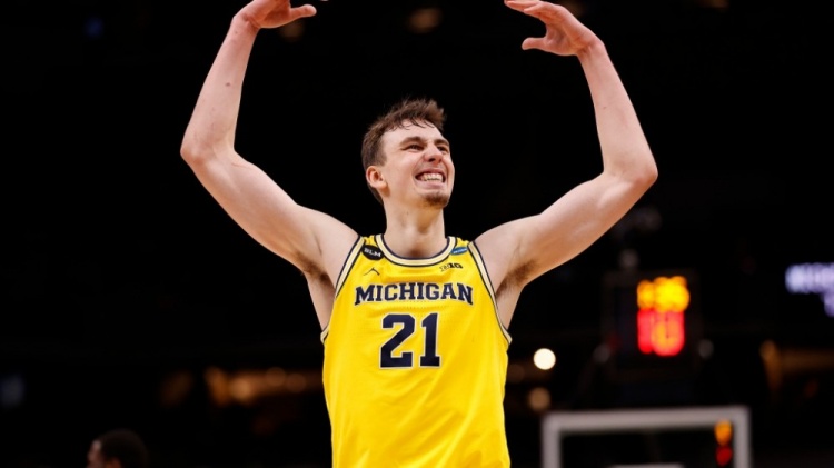 则在一场鏖 则在一场鏖