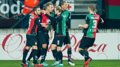 文在中场的 文在中场的