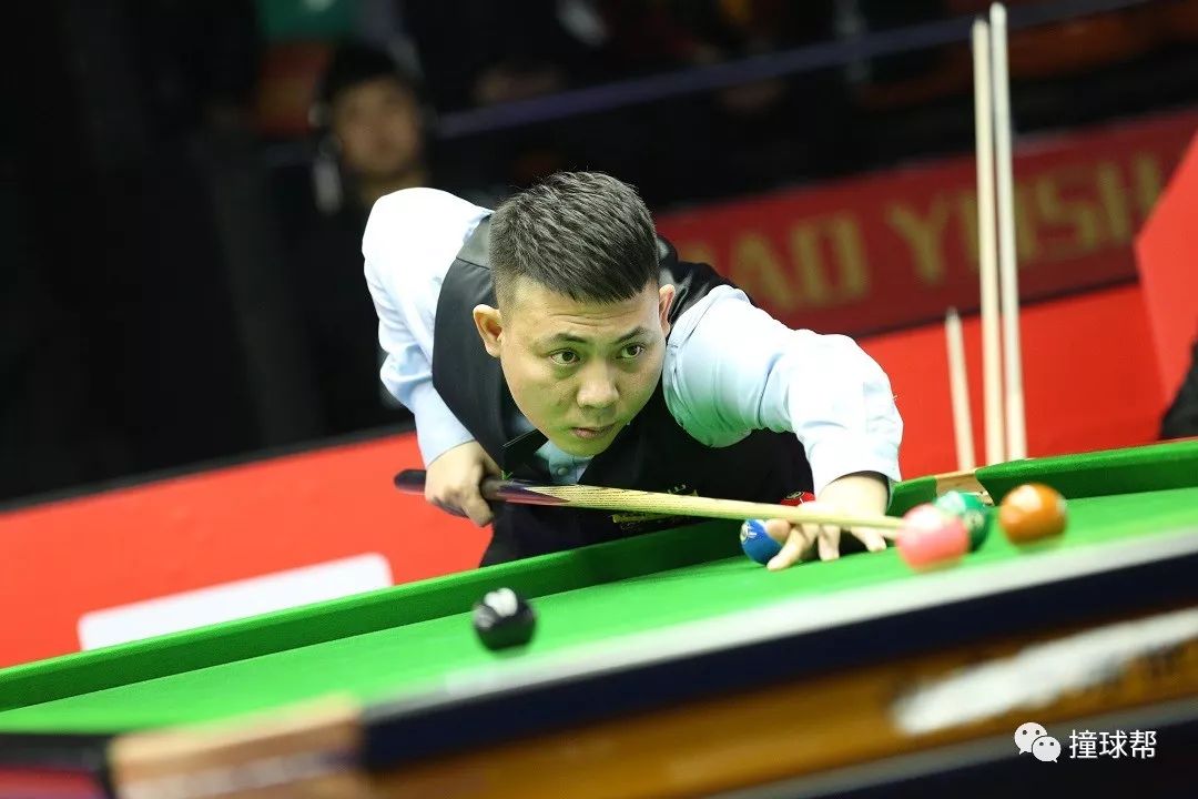 都由三名选 都由三名选