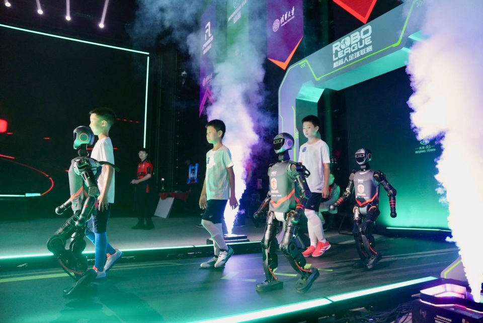 同时打破了 同时打破了